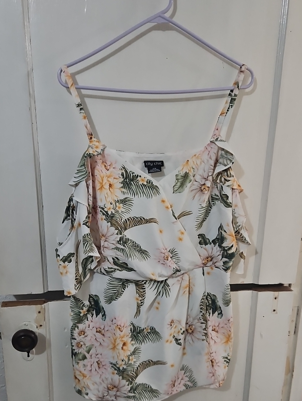 City Chic White Floral Cold-Shoulder Women’s Top